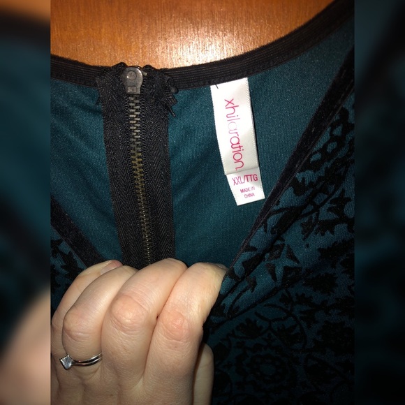 VELVET ! Dark teal dress w black velvet pattern - Picture 4 of 4